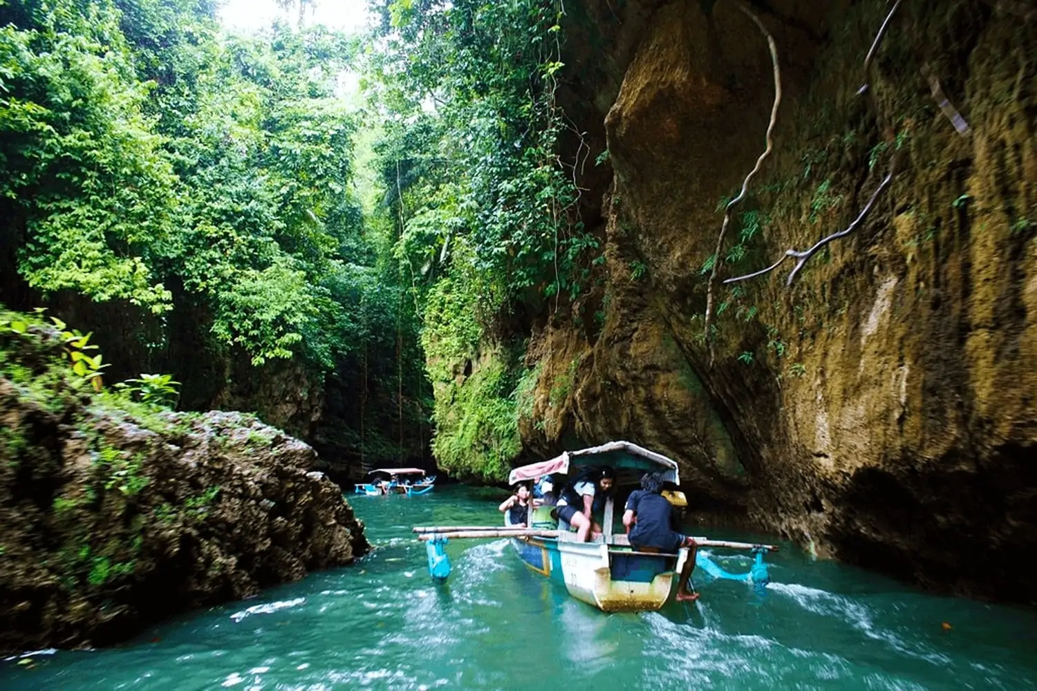 Paket Body Rafting Green Canyon Pangandaran